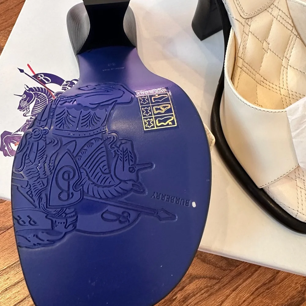 Burberry Ivory Heeled Mules with Gold Accent - Picture 4 of 4